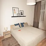 아파트 아나스타샤 아파트먼트 *